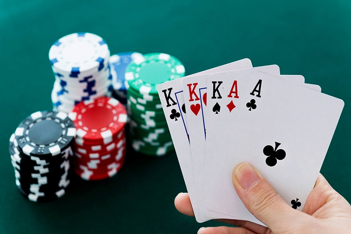 Gợi ý cách chơi game bài poker cho newbie tham khảo